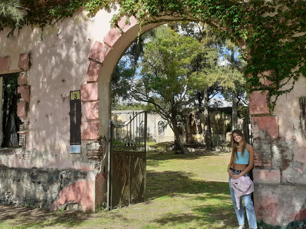 Portal de piedra del Antiguo Penal en Isla Martín García