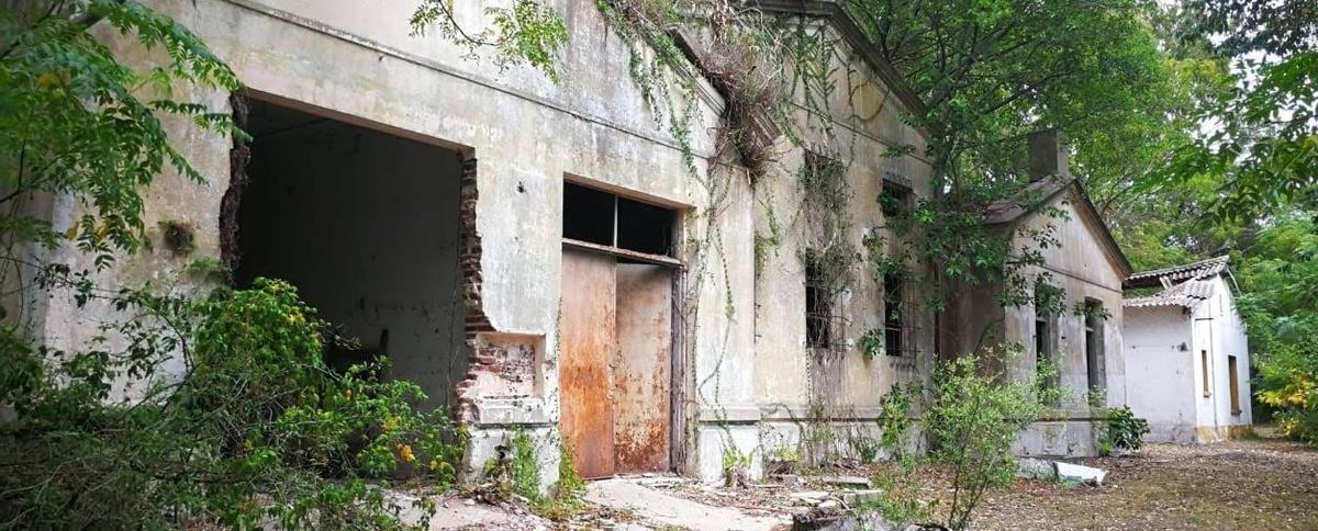 Ruins of the old prison on Martín García Island