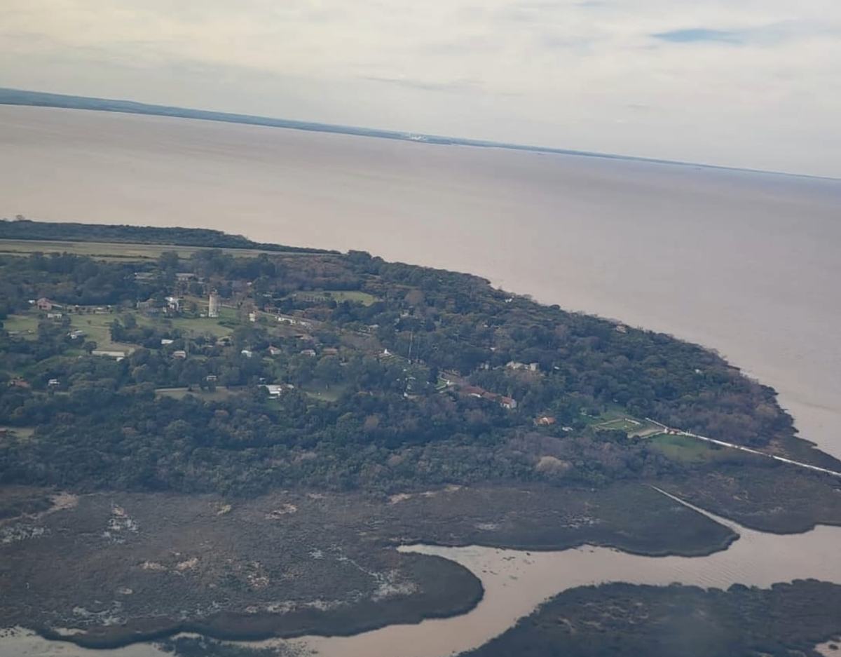 Full aerial view of Martín García Island